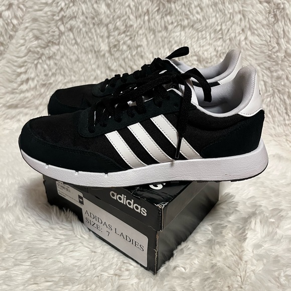 Adidas women’s run 60s 2.0 size 7 shoes - Picture 8 of 10